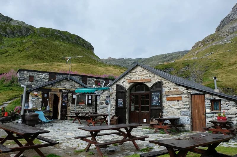 Refuge picture
